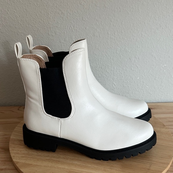 Journee Collection Womens Kenova-Wd Block Heel Booties Wide Width 8wide new